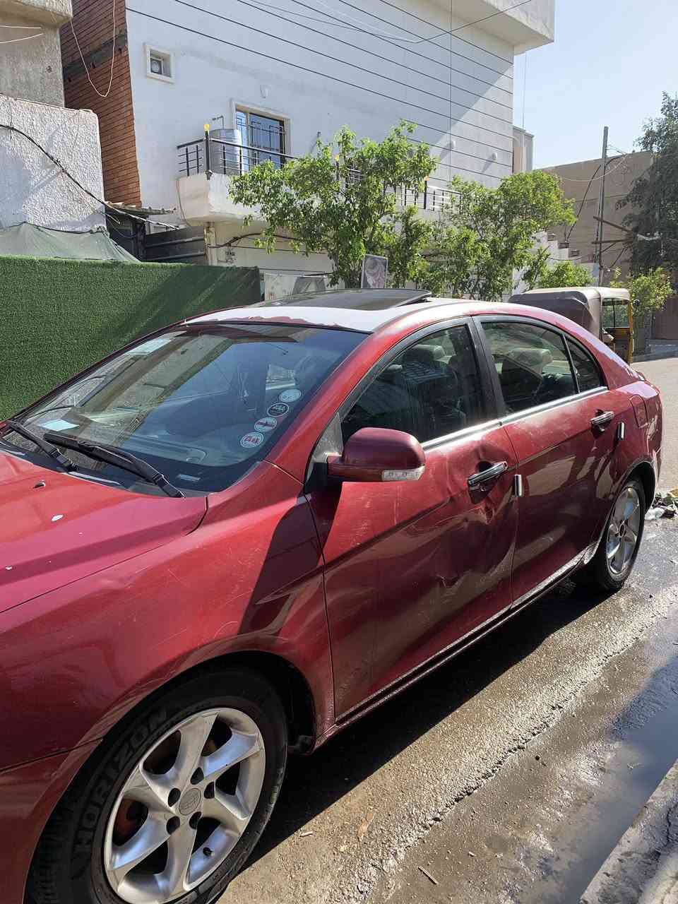 سلام عليكم جيلي امكراند ٧ موديل ٢٠١٣ فقط بنيد صبغ ودور جاملغ خلفي اثر خياس ملكطي  ماشيه ١٨٠ الف سياره محوره مكينه كورلا نحله  ١٨٠٠ كلش جديده مكينه كير حداديه تبريد  ثلج  كهربائيات كلها شغاله معايزه برغي سياره اربيل باسم شركه وشركه ماموجوده حاليا اكفلها من سرقه والعشائر والغرماات علمن اني اروح واجي بيها لربيل كل ١٥ يوم وسياره وين ميعجبك دكها حاسبها لا اشاره حجز ولا اي شي بيها وجاهزه ع اخر حبايه  سعرها ٣٧ وبي مجال قليل مكانها بغداد الشعله ***********

