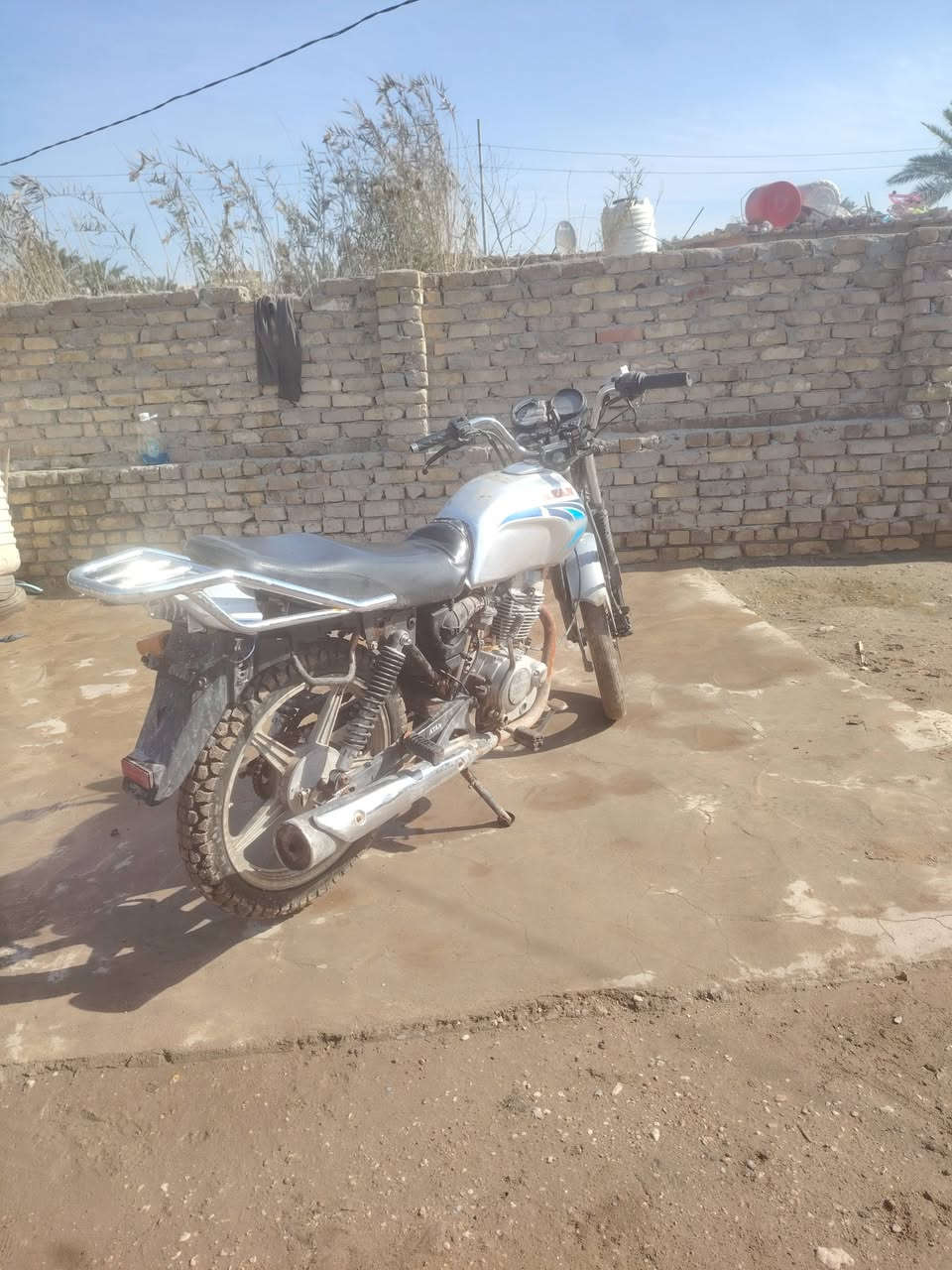 السلام عليكم دراجه دايون عضم للبيع اوراق ضايعه موديل 2021 السعر 300 وبيها مجال مكاني حله شارع 80 //
***********   مكلف بل نشر
