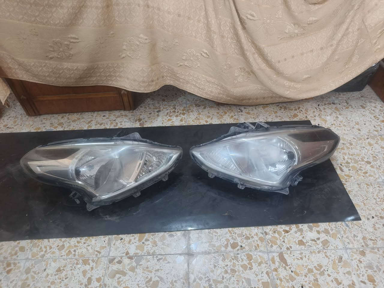 زوج مازدات نال نيسان هندي ٢٠٢١ نظافتهن ٨٠بالميه سعرهن ١٠٠ الف وتخم كبات اصليه سعرهن ٧٥ الف 
***********
