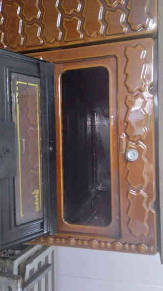 سوبای داری تورکی تازە تازەیە یەک سال بە کار هاتوە بی عیب دوو فرنی هەیە داری گەورە ئەخوات سەتلی هەیە بو بەتال کردنی خولە میشە کەی دەرجەی هەیە بو زیادوکەمی ئاگر چوار بوری لەگەلە بو پەیوندی *********** لە خورماڵە السليمانية
