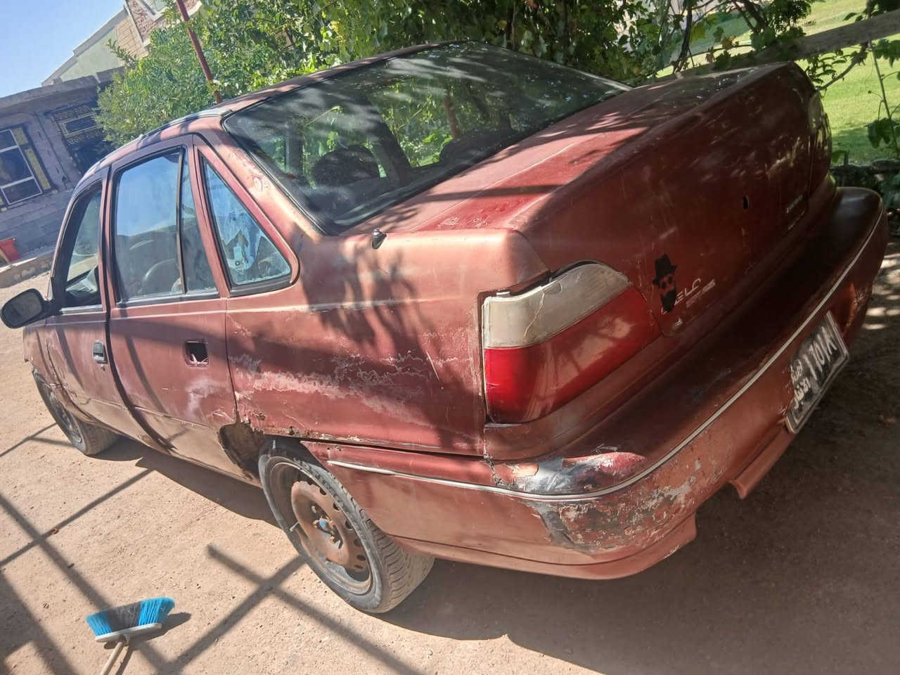 السلام عليكم للبيع دايو سلو موديل 96 شغاله رقم فحص مؤقت الانبار سعر مليون وربع وبيه مجال لمكان الخالديه  
للاتصال ***********
