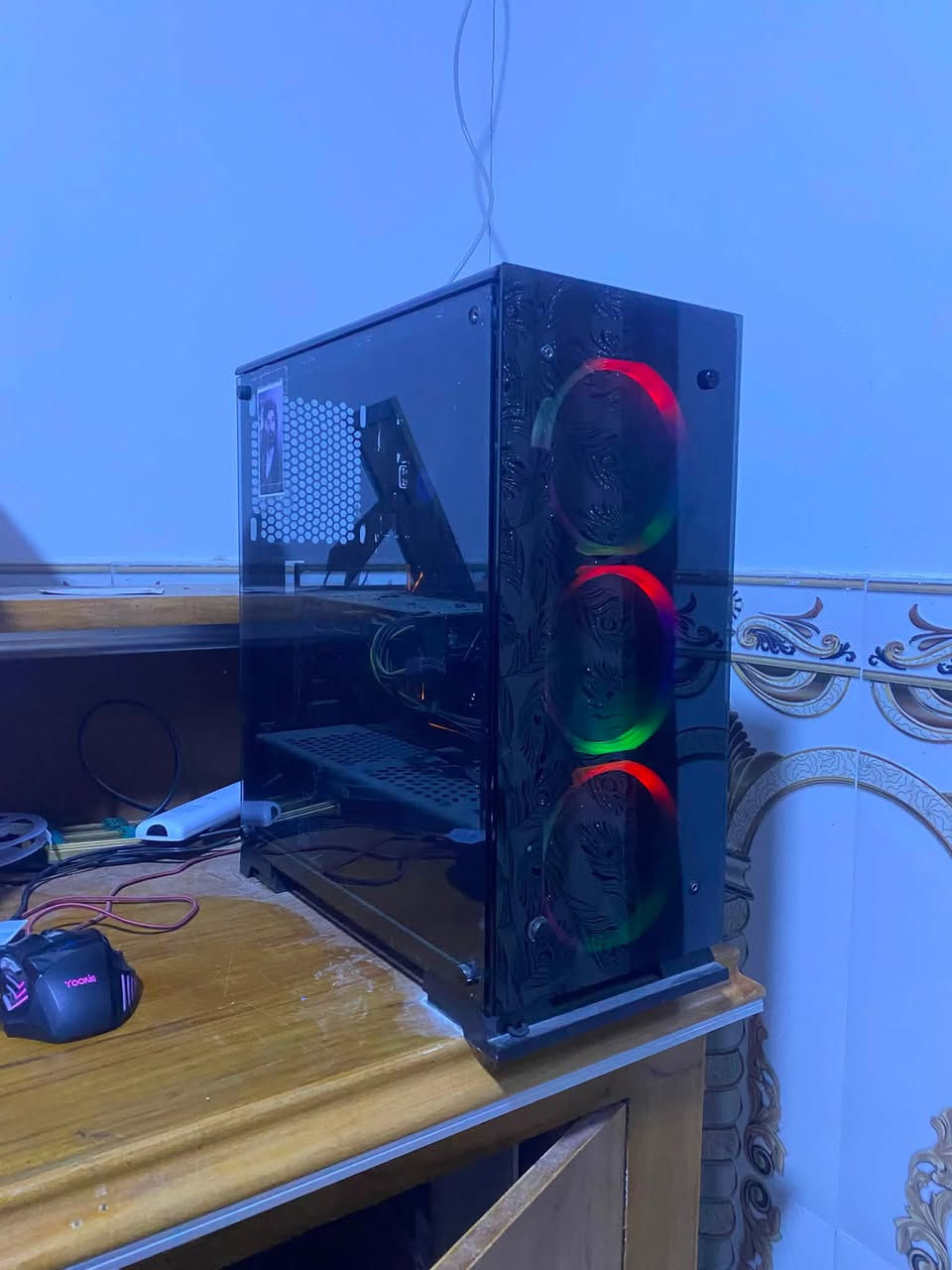 كيس حاسبة مواصفات قوية ومرتبة 
براندات قوية 
i5 9400f 
B365 HDV gigabyte 2X m.2
RAM 16GB
RX 580 8GB gigabyte 
P.S. 500W Cooler Master
M.2 128GB 

مع شاشة حجم 24 دقة 1080P 
سعر 559 الف وبيها مجال للشراي
***********للتوصل
