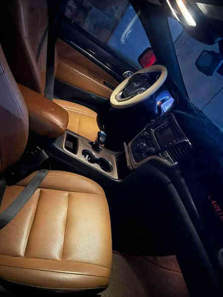 جيب لاريدو اوفر لاند 2015 
سياره سياره مصبوغه عام 
السعر 160
*********** بغداد
