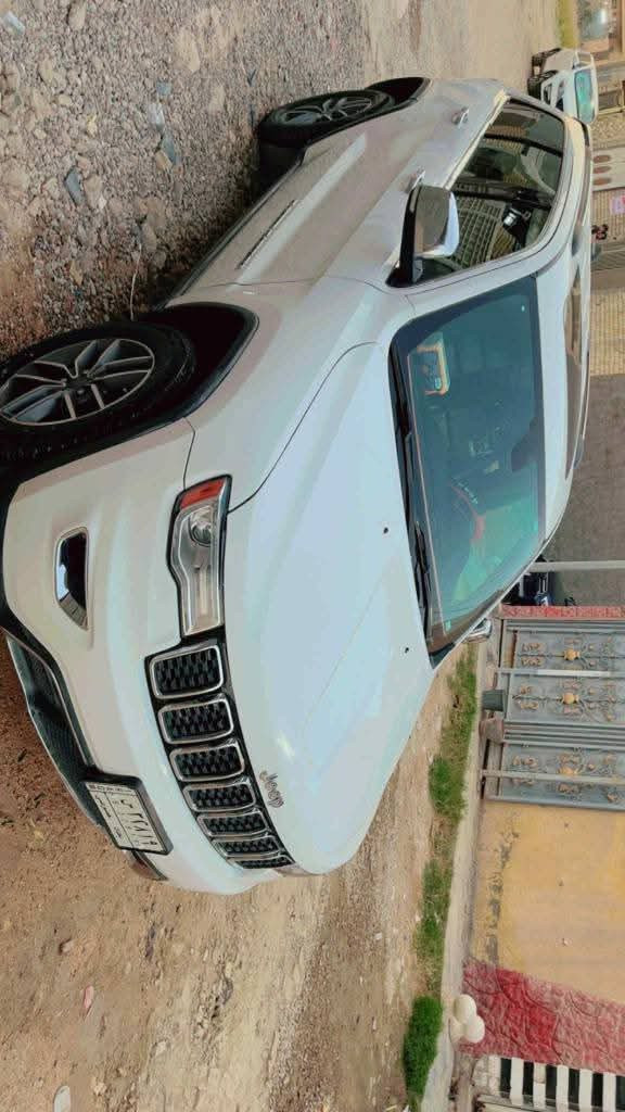 لـلـبـيـع 🪬

#جيب. كراند شيروكي 
#مـوديل 2022 𒊹︎
#مـاشـيه .٦٢ ك  . 𒊹︎
#رقم. بغداد تحويل ثاني يوم بأسمي . 𒊹︎
#لـون.ابيض 𒊹︎

#فئـة LIMITED  فـول. مـوصـفـات𒊹︎

( مـوصـفـات 1/1 )  
✪✪✪✪✪✪✪✪✪
☜︎ شاشه كبيره ☞︎✔︎
☜︎  كشنات تدفه ☞︎✔︎
☜︎كشنات تبريد ☞︎✔︎
☜︎ردار جانبي وخلفي  ☞︎✔︎
☜︎فتحة  ☞︎✔︎
محرك 3600
6 سلندر
☜︎اشاير بل مري ☞︎✔︎
☜︎كشنات جلد ☞︎✔︎
☜︎صندوق كهرباء ☞︎✔︎
☜︎كار بلاي ☞︎✔︎
☜︎ستيرن تدفه ☞︎✔︎
☜︎خزن ميموري  كشنات مع الستيرن  ☞︎✔︎
☜︎بصمة ابواب ☞︎✔︎
☜︎جام اوتو ☞︎✔︎
☜︎ رادار خلفي  ☞︎✔︎
☜︎حساسات خلفيه ☞︎✔︎
☜︎نضام سبورت و ايكو ☞︎✔︎
☜︎تحكم جهتين ستيرن ☞︎✔︎
☜︎ مانع انزلاق ABS نضام ☞︎✔︎
☜︎ سستم صوت متكامل
 ☞︎✔︎
☜︎ بلاجكتور زنون ☞︎✔︎
☜︎اشارة LED ☞︎✔︎
☜︎لايت زنون ☞︎✔︎
☜︎تبريد قطعتين ☞︎✔︎
☜︎كشنات خلفي تـدفـه ☞︎✔︎
☜︎كروس سرعة ☞︎✔︎
☜︎  فور ويل   نضام ماوس ☞︎✔︎
معروفه ال 22 ومواصفاتهه المتد الفول الشكل القديم 5 راكب

➜➜➜➜➜➜➜➜➜➜➜➜➜➤➜➜
#الحادث.  : جاملغ وبنيد والثاني مصبوغ  
  : موجود سونار يمكم 

السعر ‼️ علق بتم يجيك السعر بالخاص ‼️

مكان السياره بغداد الزعفرانيه 

رقم صاحب السياره ***********
