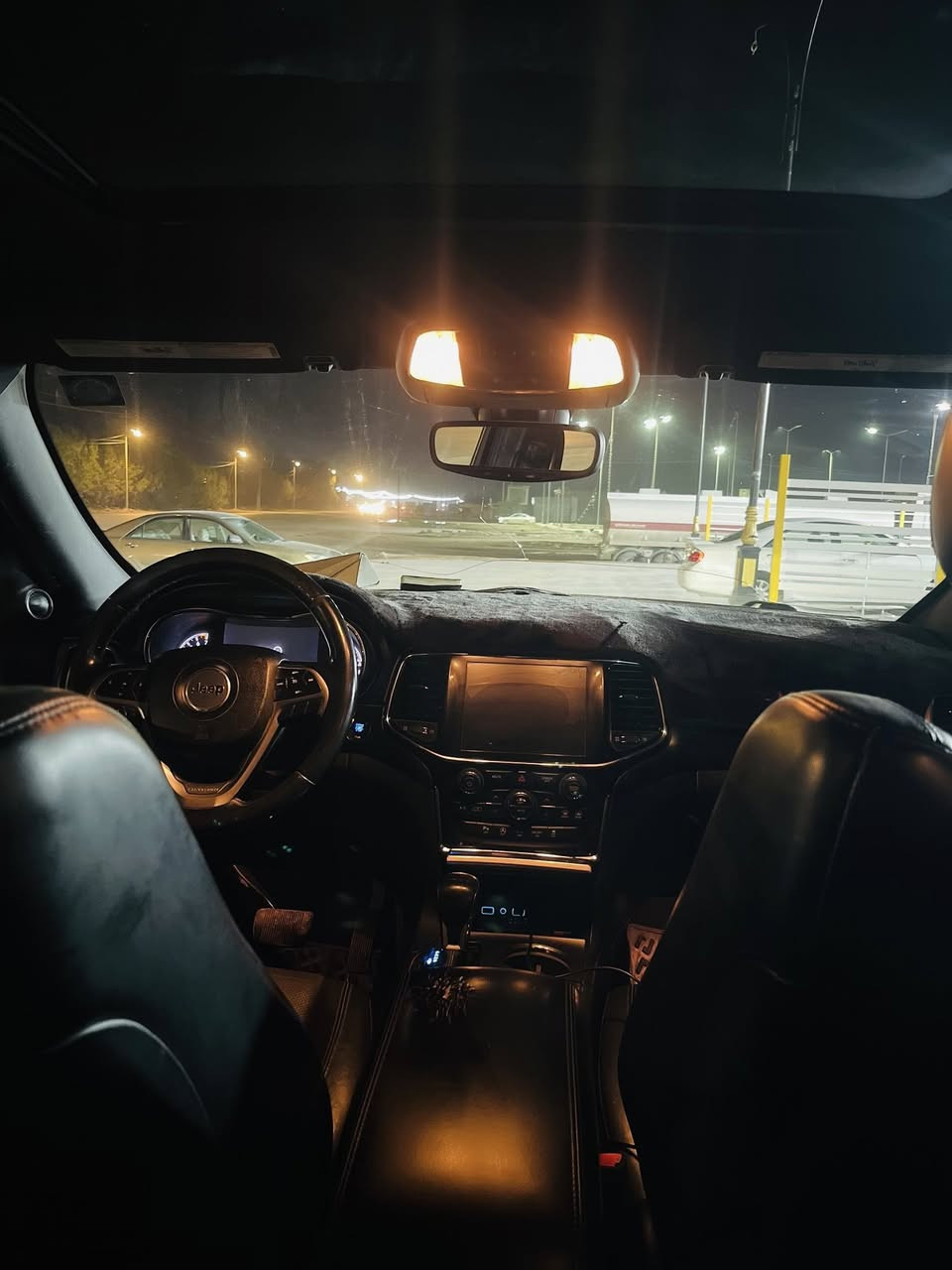 السلام عليكم
Jeepبلاك توب 2020🖤

سياره مثل ماموضح بلصور بلحقيقه احلا 🫆

ضررهه بنيد وجاملغ فقط باقي كفاله 🌎

فول مواصفات 🔥⚡️

مابيه نقص برغي سياره دايمه قبل سبوع 🌫️

تخم تاير صدر حداديه جديده ✅

سياره خير من الله ونظيفه جداا ✅

سياره بسمي تحويل مباشر ✅

سعر 235$ وبيه مجال✅

للاستفسار *********** واساب
