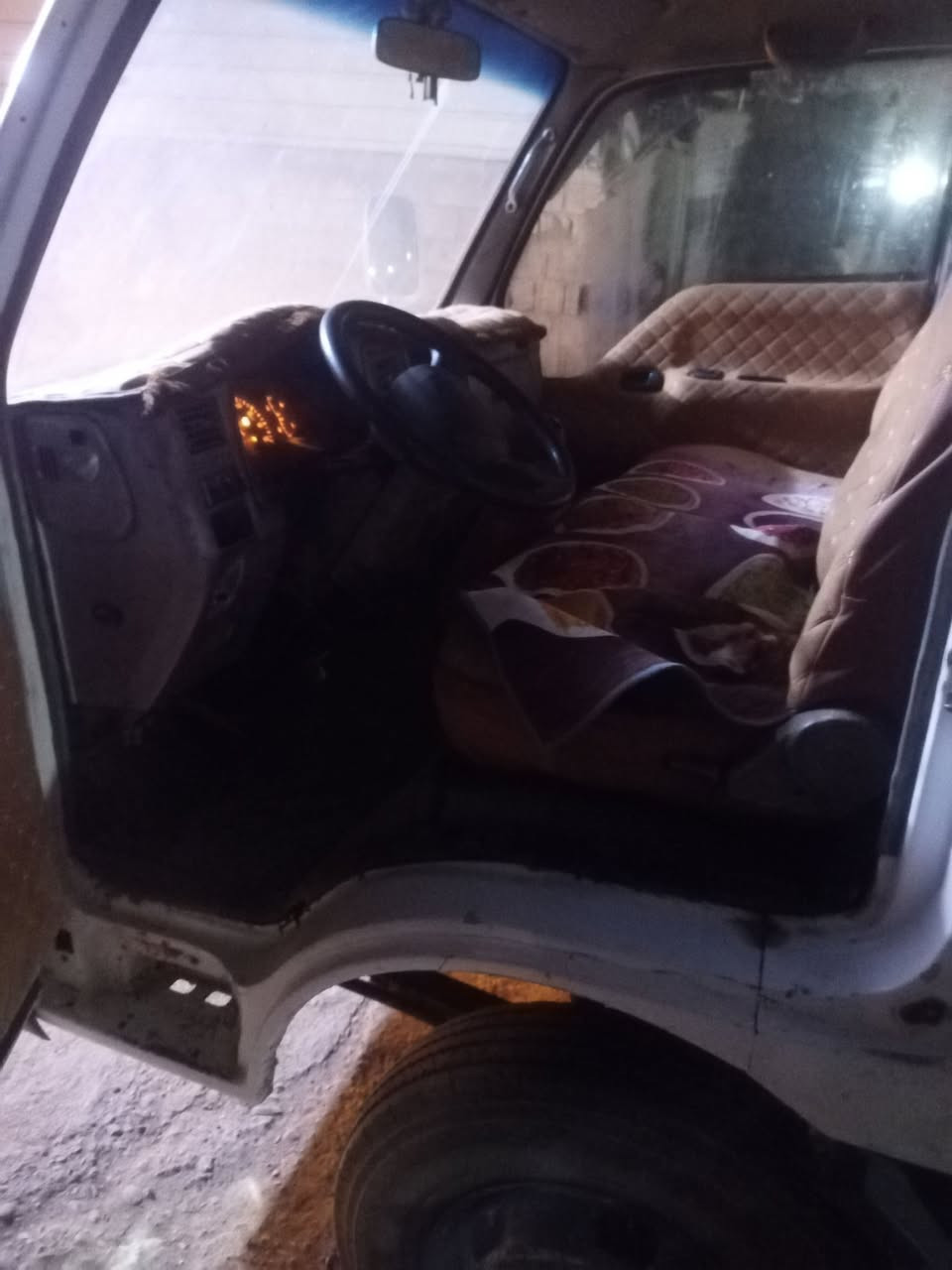 سلام عليكم كيه فنتيره فحل مديل 2002 سياره كامله تحويل ثاني يوم سعره 65 بيه مجال بصيط مكان بغداد ***********
