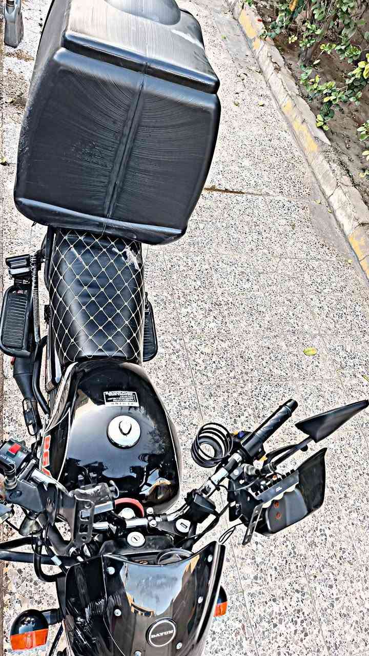 سلام عليكم : دايوان موديل 2024 كلاسك رقم أربيل كير ومكينه انطي بيهن ضمان +الشلعه و المعدل الدراجه خير من الله نواقصهه فقط جاملغ موضح بل صوره بي كسر + دبل اليسار الجبنه طاكه بس تجفيت الدبل فقط السعر 2400 وبيهه مجال جدا بسيط رجاأ إخوان الموشراي لا يتعبني وبل خير عل ياخذهه الدراجه باسم صديقي يمي بل منطقه تريد تحويل أتريد وكاله بنفس اليوم مكاني أبو غريب ه‍ *********** رقم بي واتساب
