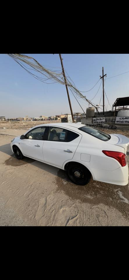 سلام عليكم
للبيع نيسان صني 
موديل 24
هندي بليتة زركة 
سيارة كفالة بيها بس رصعة بل جاملق 4اصابع 
ماشية 21الف 
سيارة فول موصفات 
هاذ رقمي ☎️***********☎️
