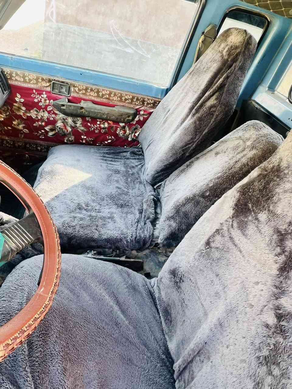 ع بركه الله كيا بنكو موديل ٩٦ رقم انبار مشروع وطني مكفوله كير محرك اكسل باور شاصي رقم شاصي واضح تحم تاير جديد كهربائيات كله شغاله  قماره بلاديه سياره الف متصرف عليها السعر ٥٢ وبيها مجال مكان الأنبار رمادي 
الاتصال ***********

