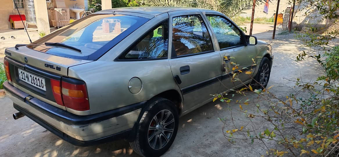 #اوبل #فكترا
#رقم #بغداد #انكليزي
السيارة بأسمي
لون سلفر فضي محرك ٢٠
جاهزة اي نقص مابيهة
ادامة جديدة بالكامل 
دوشمة مع الارضية شغل جديد 
كهربائيات كاملة 
#وارد #ياباني مو اوربي 
يعني نظام تبريد فقط تشد كمبريسر،، كير عادي
#بيع #فقط
مكان السيارة ديالى
#السعر ٤٠ ورقة 
الاتصال ع الرقم 
***********
