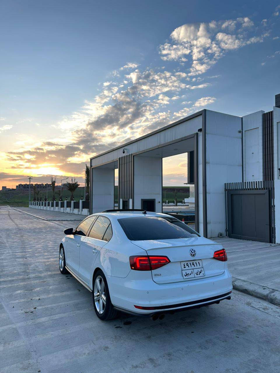 تلفون***********
فولكس واگن جيتا٢٠١٧ Gli
مواصفات GLI فول فول بصمه سلايت كوشن جلد كوشن كاره با كوشن هيته ر ده بل گير شاشه كاميره حساسات لايت زينون تحديد سرعه سوكان فوليوم ويل كروم ئاوينه كاره با فول فول 
٢بارجه صبوخ بئ ژورئ 
گير محرك تحويل وكاله غرامه ب شرت
سعر١٢٤ ورقه مجاليكي كم اكر, نينوى
