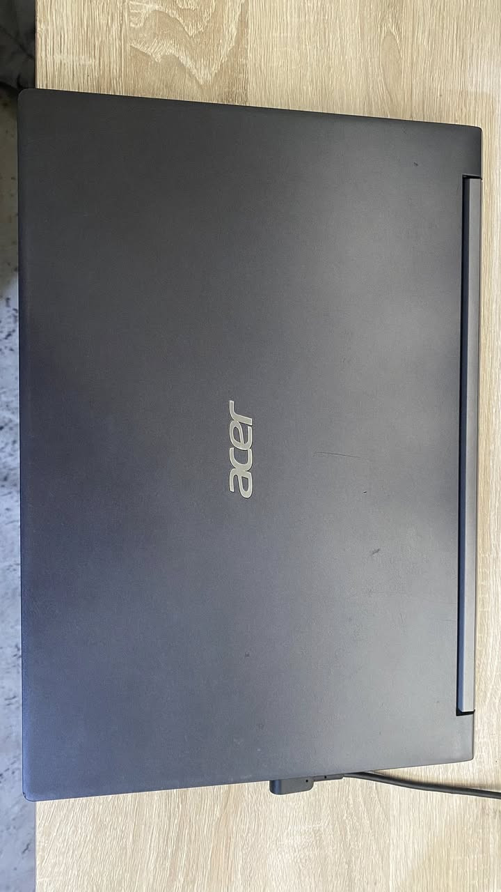 لابتوب acer asper 7
Core i7 جيل العاشر
Ram 16 GB
SSD 1 TB
GTX 1650 4GB
Screen FHD 60Hz
لابتوب كلش حلو ومريح وخفيف 
مناسب للبرامج الهندسية والالعاب
اني جنت اشتغل علية كل برامج التصميم المعماري ما وكفني ابد
السعر 900 الف
مكاني بغداد
***********
