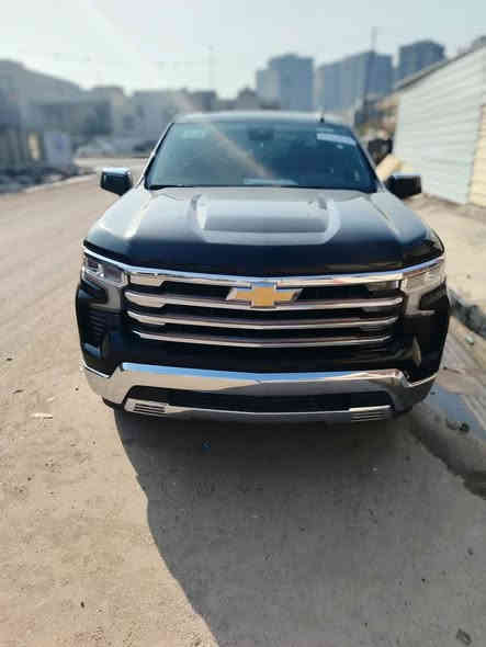 للبيع او مراوس  سلفرادو موديل 2024 فئة LT تفاصيلها كالاتي :
- محرك 2.7 توين توربو غني عن التعريف شلعةً موطبيعية صاروخ واقتصادي وعملي جداً
- بچم الـ LT لايت فول زينون عالي وناصي وليد 
- ويل كب حجم 20 جمالية ورزانة بالمشي 
- شاشات كبيرة وسطية ودشبول ديجيتال مال تاهو 
- تطعيم صاجات وفورميكا ملكي انيق جدا
- فول تحكمات ستيرن أوامر صوتية كروز سرعة دركة ستيرن جلد خياط يجي بالـ LT وفوك 
- رادار حراري داتا شو يميز مرور بشر او سيارة او حيوان مع اوتو ستوب وخروج عن المسار وقيادة ذاتية مع ابل كار بلي واير ليس ووظائف متعددة
- كشن كهرباء تدفئة بالكشن منافذ تايب سي 
- تبريد شاشة مناخين منفصلة 
- بصمة ابواب وتشغيل وتشغيل عن بعد
- باب البودي تفتح كهرباء 
- غلاف بودي نوعية فاخرة بلادي من الشركة
- لانه 2 ويل شلعة صاروخ واقتصادية بالبانزين
- بعد مواصفات هواية يطيل ذكرها 
- حادث السيارة بنيد مبدل بلادي بدون صبغ 
- ميكانيك وكهربائيات كفالة عامة مطلقة
- دخول جديد  
- رقم فحص ***********
السعر ٢٦٠ وبيه مجال
