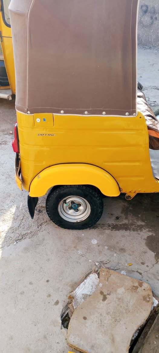 سلام عليكم تكتك للبيع موديل 2019شعر12 يوم30يعني عشرين رقم وسنويه    تحويل ثاني يوم   كهربائية كله شقال تكتك احل من الصورة اي ستفسار رقمي *********** التكتك اريده يخمسه 800وبيه مجال مكاني بغداد الشعب
