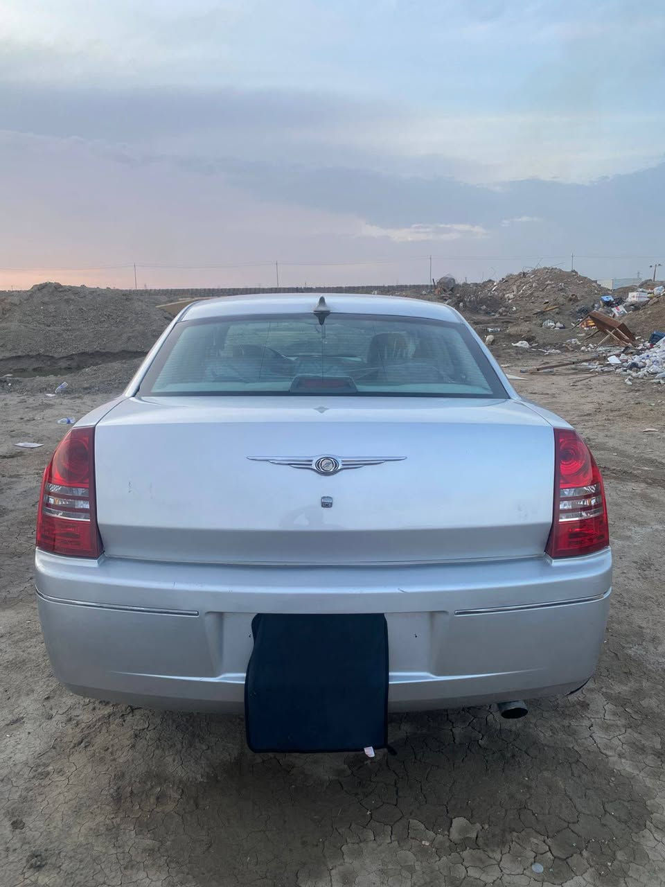 الكلايسر. 2009 فول مواصفات
فتحه 
كشنات جلد كهرباي  هيترات بل كشن 

خزن ميموري 2 

تحكم سترين 

مثبت سرعه 

عداد 260 بلاد 

محرك 3500 كفاله 

تخم تاير جديد ويل كب 

شاشا قلاب 

ماشيه 120 حقيقي  

سياره طك كارتون شرط ترايك زيرو 

السعر 53 بيها مجال قليل 
***********
