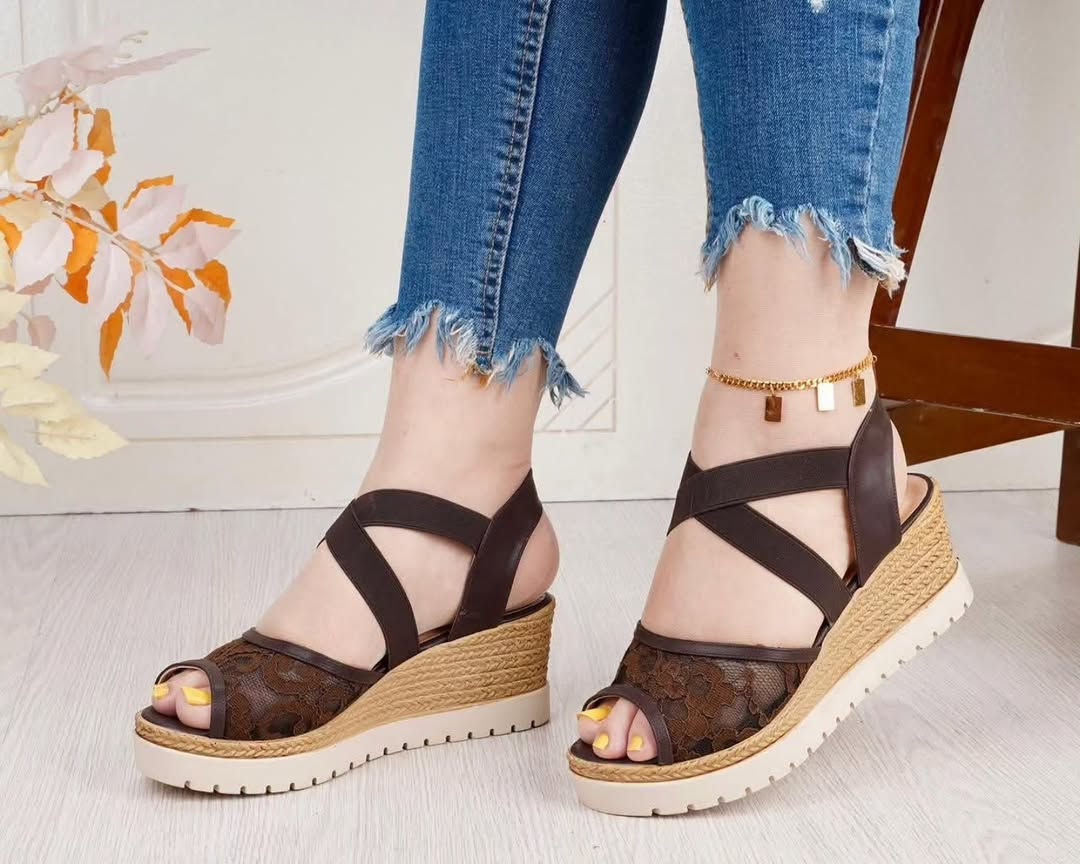 تم تكرار الموديل حسب طلب الزبائن
فلوريتان الاكثر راحة طبي كوالتي عالي
Size  3637 38 39 40 41
للحجز مراسله الصفحة او الوتساب *********** 
يوجد خدمة توصيل لجميع المحافظات
