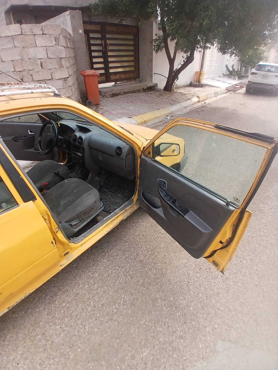 سلام عليكم سايبه ٢٠١١بيها كسر بالشاصي سعر ١٥ ورقه سياره شغاله محرك مجفت جديد مكان بغداد ما اندل راعيها ***********
