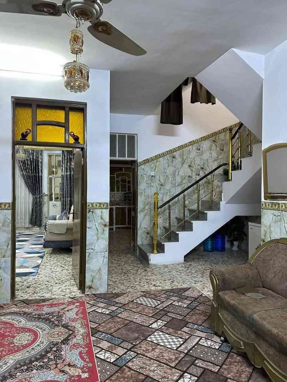 السلام عليكم الدار اللبيع
المساحه 144 
الدار اول بيت مقابل مدرسة 
مدينة الصدر قطاع 68
تفاصيل البيت 

الطابق لأول ستقبال مطبخ حمام خارجي. حولي 5متر غرفتين نوم حمام داخلي

الطابق الثاني 
غرف نوم 4
صاله 5متر
حمامه وتواليت 
 

طابق الثالث 
بيتونه 6متر
 
بناء جديد 

للاستفسار 
    ***********
