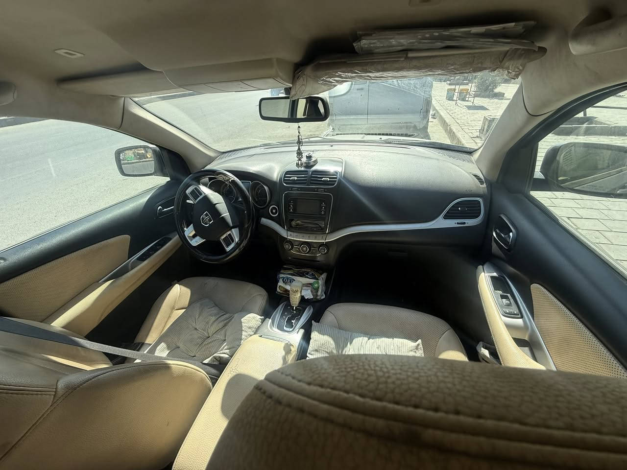 جورني موديل ١٨ سياره نظيفة جدا ٧راكب ٤ سرندر سنوية ٢٩ رقم الجديد السعر 137ورقة ***********  
***********
هزه جديده
مكلف ب نشر 
عنوان السياره بغداد
