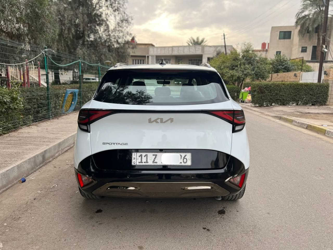 السلام عليكم
كيا سبورتج  ٢٠٢٥  وكاله الدوليه خليجي بحاله الشركه كفاله عامه 
ماشيه ٨٠٠٠ كيلو متر 
بلاك توب 
فوول مواصفات بدون بانوراما 
داخل جلد زيتوني 
الكراسي الاماميه كهرباء 
صندوق كهرباء 
حساس امامي خلفي 
شاشه وكامره 
تحكم مقود جهتين 
مرايه كهرباء 
كراسي تدفئه مع لستيرن 
اشاير بالمرايه 
شاحن واير لس 
السعر   ٢٤٣  ورقه  $ 
مكان السياره بغداد الكراده 
للاستفسار / ***********
