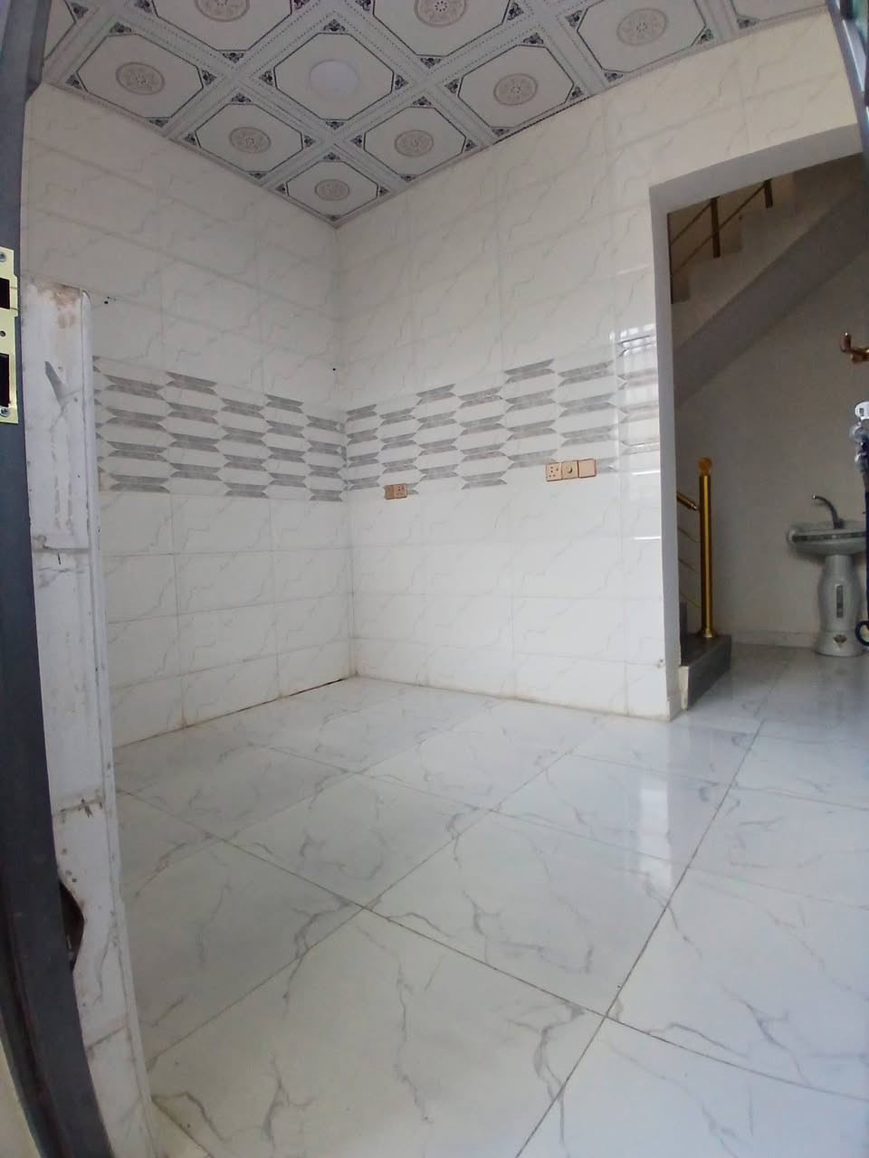 على بركه الله بيت للبيع دوانم المعمل مساحه ٧٣ متر طابقين البيت مربع يتكون ٢غرف نوم قرب جامع تبارك الرحمن للاستفسار اكثر اتصل على *********** او مراجعة مكتب زمزم
