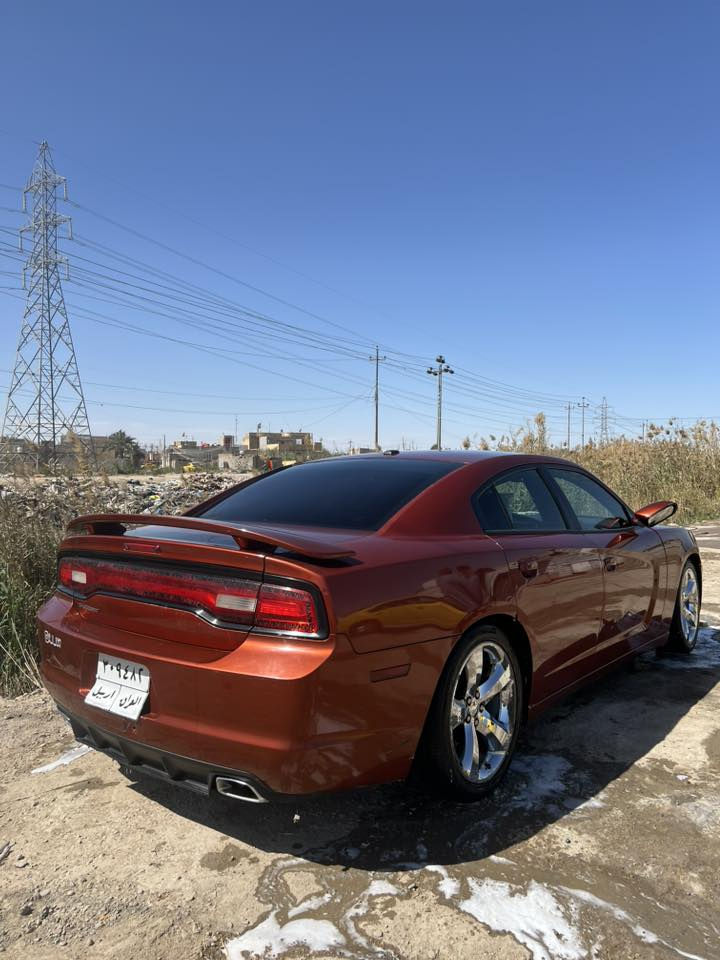 جارجر ١٣ كصه جنطه متومه اربيل 
اس ارتي شفتات ستيرن 
بيه هواي مواصفات 
مكاني ناصريه شطره
سعر ٦٠ وبيه مجال
***********
