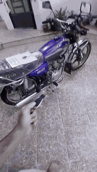 السلام عليكم دراجه إيراني مديل 20الدراجه محدثه وعامله مكلمه نكره سلف بصمات ثنين تشغيل عن بعد الدراجه مكفوله من كلشي كلها جديد تخم تاير 2جوبلس تانكي صفاحيات كشن جديد اصلي منفيس 2واحد مزغره كهرباء كلها شغال كلها مابيه نقص حبابه مكفوله دهن جديد بانزين فول تعال شوف بعينك وانته. احكم  السعر 410بيها   مجال مو شراي لا تعبني 
***********
