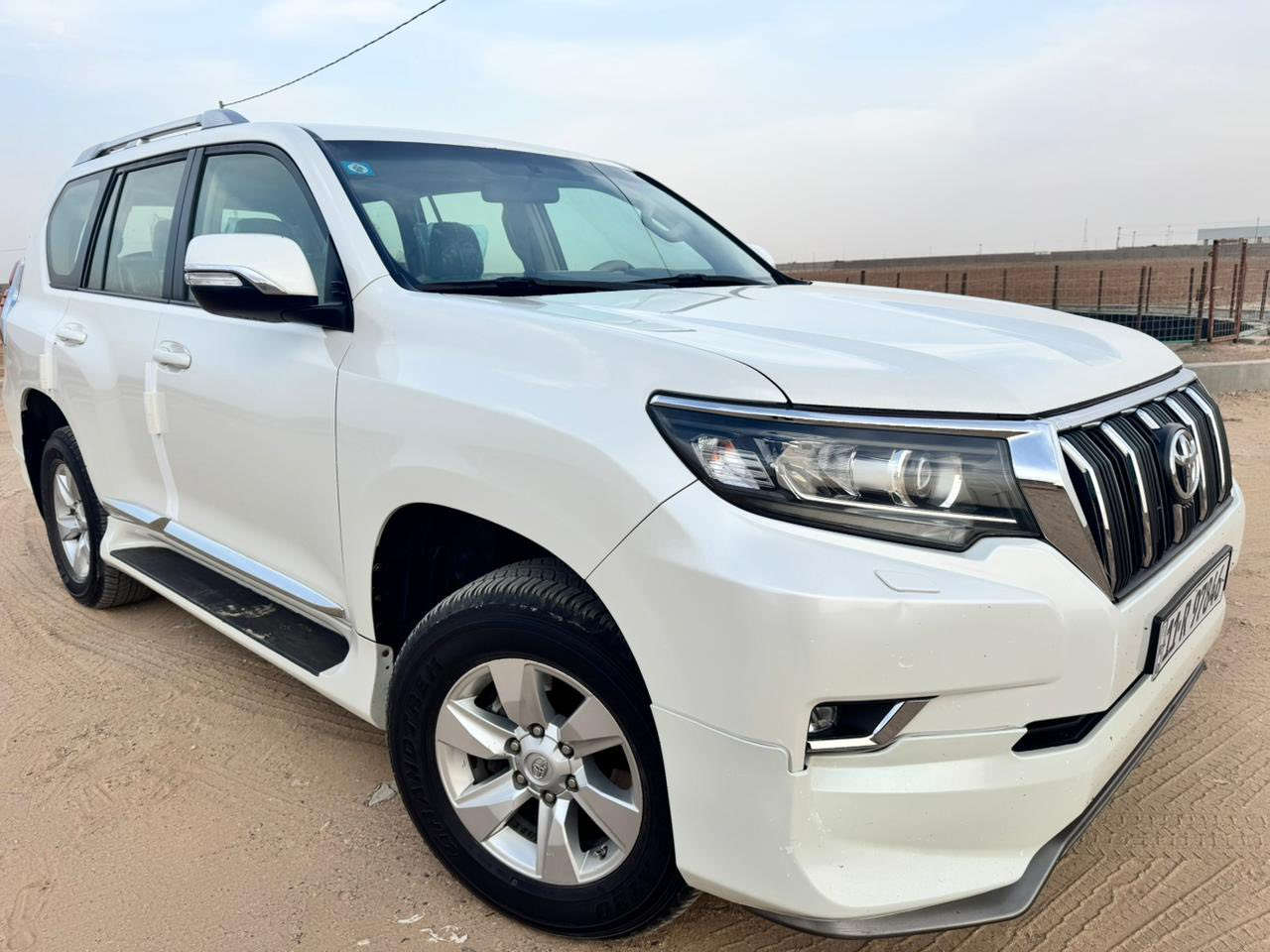 السلام عليكم ورحمة الله للبيع تيوتا برادو خليجي موديل 2019 مواصفات TXS ماشيه 90 الف تخم تاير دلوب مكفوله كفاله عامه لا بارد ولا صبغ رقم بغداد الجديد كشنات كهرباء كشنات جلد مري شفط بصمات ثنين وياها محرك 6 سلندر 7 راكب 3 قطع تبريد ثلاجه ماممدود عليها سبانه من الشركه ساز باب اول زراك لايت حساسات كامره اصليه لايت زينون عالي وناصي385 وبيها مجال للشراي سياره مال جنيه مكانها بالرمادي الشراي يتصل 
***********
