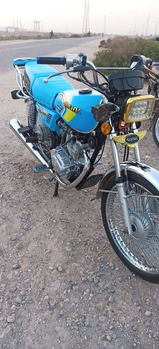 رقم اباسمي مديل 21 كفاله عامه محدثه بالكامل لل 25 عدا المكينه عداد الكتروني وبيه mp3 محرك مامفتوح فقط مفيلس اشاير لد حديث دراجه نظيفه مال جناي متعوب عليها شلعه ونهضه تشك التبليط...... رقمي ***********
