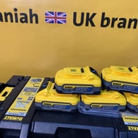 للبيع بطاريه  جديد. ديوالت الصليه  باورستاك  5  امبير 07725183505واتسا...