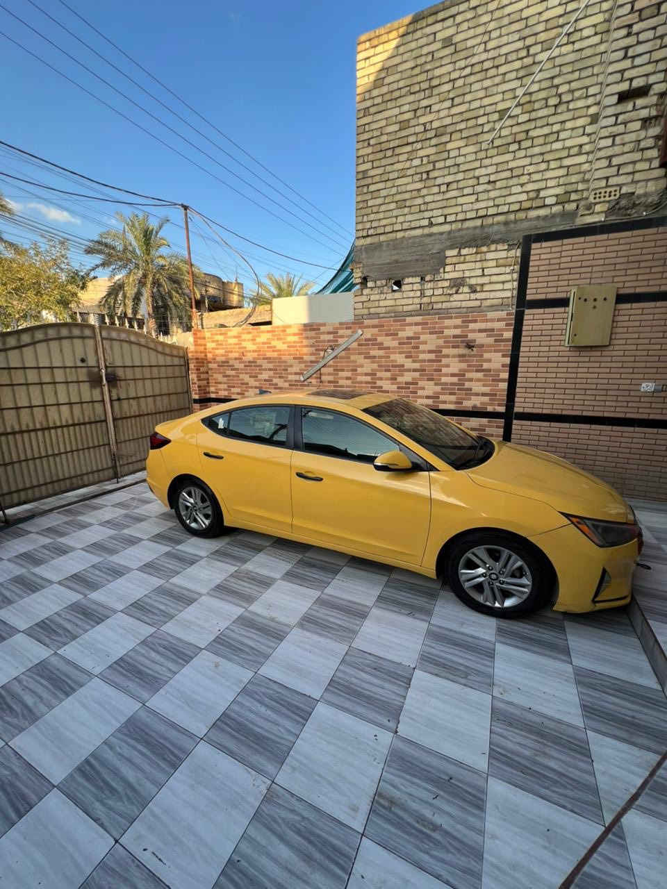 الأنترة مديل ٢٠ سيارة بصمة تشغل وبواب فتحة رادار جانبي ومامي ومانع انزلاق كشنات هيتر محرك دوش ٢٠٠٠٠ وصور الحادث بالمنشور محرك مفتوح كير ايتي سيارة حلوة حدادية تخم تاير سعر ١٢٨ مجال كلش قليل ***********
