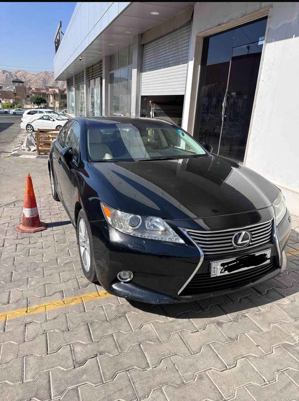 lexus 2015 es250 
 ٤ پستن بي سبخ به قسه يت تيدا و ٢-٣ ته عديل 
سنوي يا نيه ٢٠٣٠ 
سعر ١٥٨ و مه جال 
*********** دهوك, العراق
