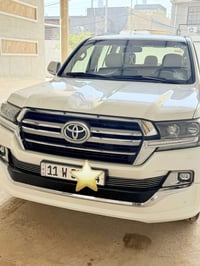 لاندكروز بريم • ٢٠١٩ • ٨٠ الف