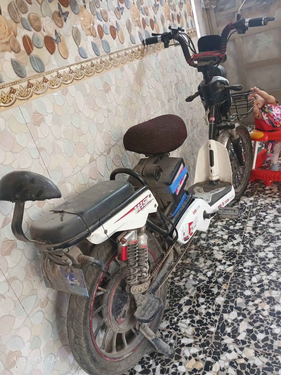 دراجه شحن بطارياتها نضافتها 80 بالميه  ‏‪***********‬‏ بلديات سعرها 175 وبيها مجال للشراي
بيها شغلات  طفيفه متاثر
