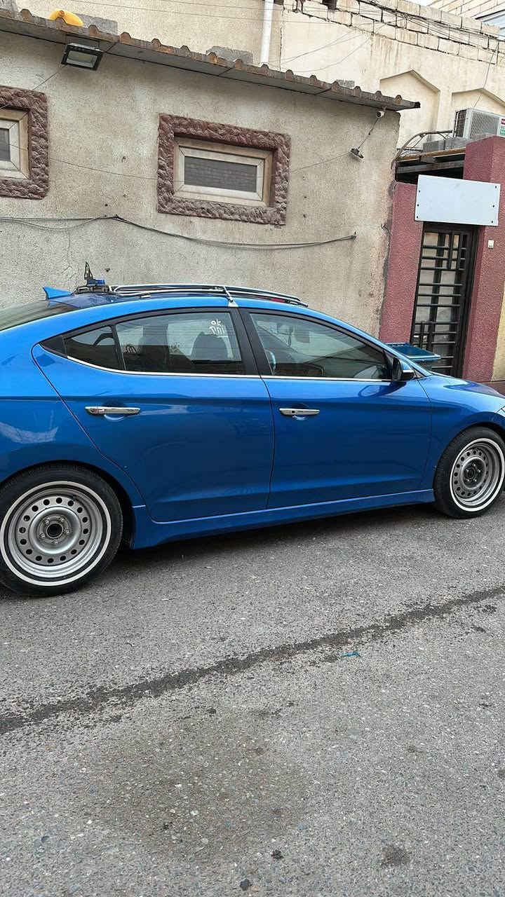 السلام عليكم 

النترا 17 
مكينة 2.0 تيربو كير عـادي 🚀 

فول مواصفات عدة الفتحة ✔️ 

 وارد امريكي ضربتها نص الباب الخلفي عكس السايق ونص الجاملغ الخلفي ( والصندوك كلير من امريكا ) بدون تبديل تصليح درجة اولى والباقي كلة كفالة 

كير ، مكينة ، حداديه ، تايرات ، باتري ، تبريد ، كله جاهز 

السعر : 118$
بيع او مراوس
مكاني بصرة 
***********
تحويل ثاني يوم البصرة, العراق
