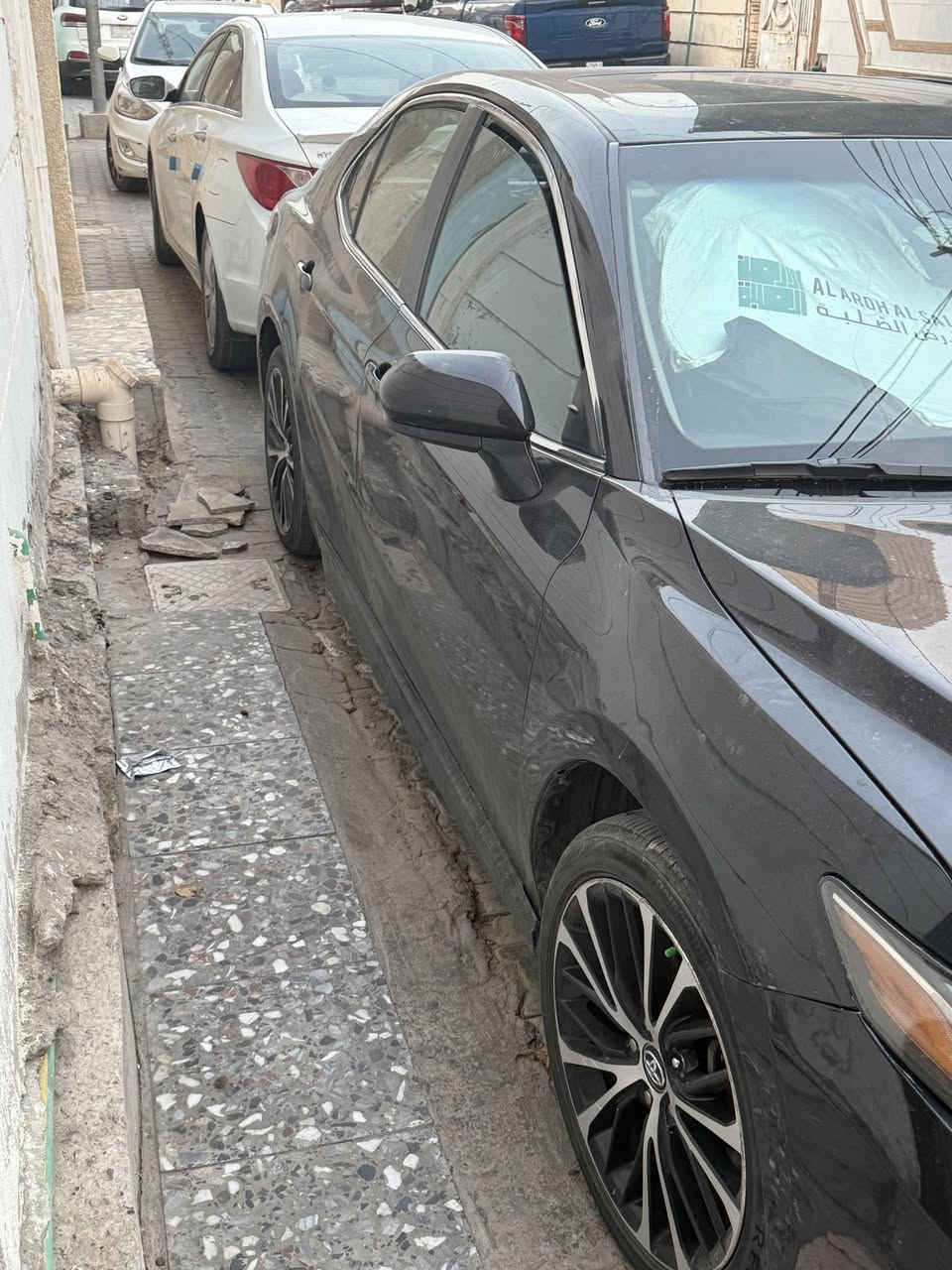 السلام عليكم 
كامري ١٨  Se
مواصفات كامله عدا البصمه
السونار والضرر موجود بالمنشور 
مبدل مكينه جديده 
ماشية ١٣٧ كيلو متر 
رقم بغداد  مشروع وطني 
السعر ١٧٠  
مكاني كربلاء المقدسة  - شارع المحافظه  
***********
***********
