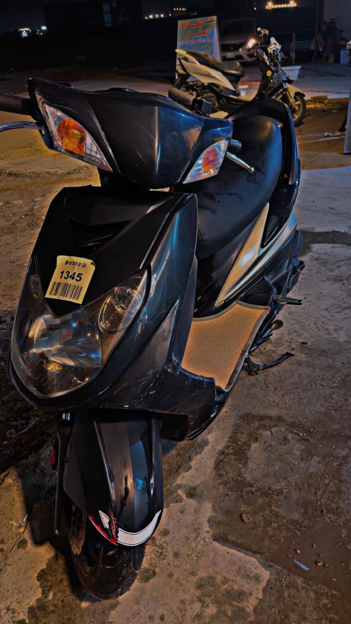 السلام عليكم 
سكنس فحل ياباني نوزل  الدراجه كفاله عامه برغي ممفتوح بيها شلعه معدل دراجه جديده ستاند حساس تدفأت يدات السعر ٩٥٠ وبيها مجال مكاني قرب جسر الدوار ***********
