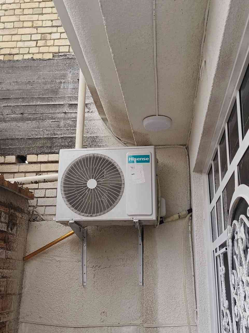 تم تنصيب سبالت عدد ٢  نوع هايسنس جداري ٢ طن غاز ٤١٠ في حي المصطفى الاول 

ورشة سيف حكيم لصيانه وتنصيب وأدامة كافه اجهزة التبريد 
***********
***********
