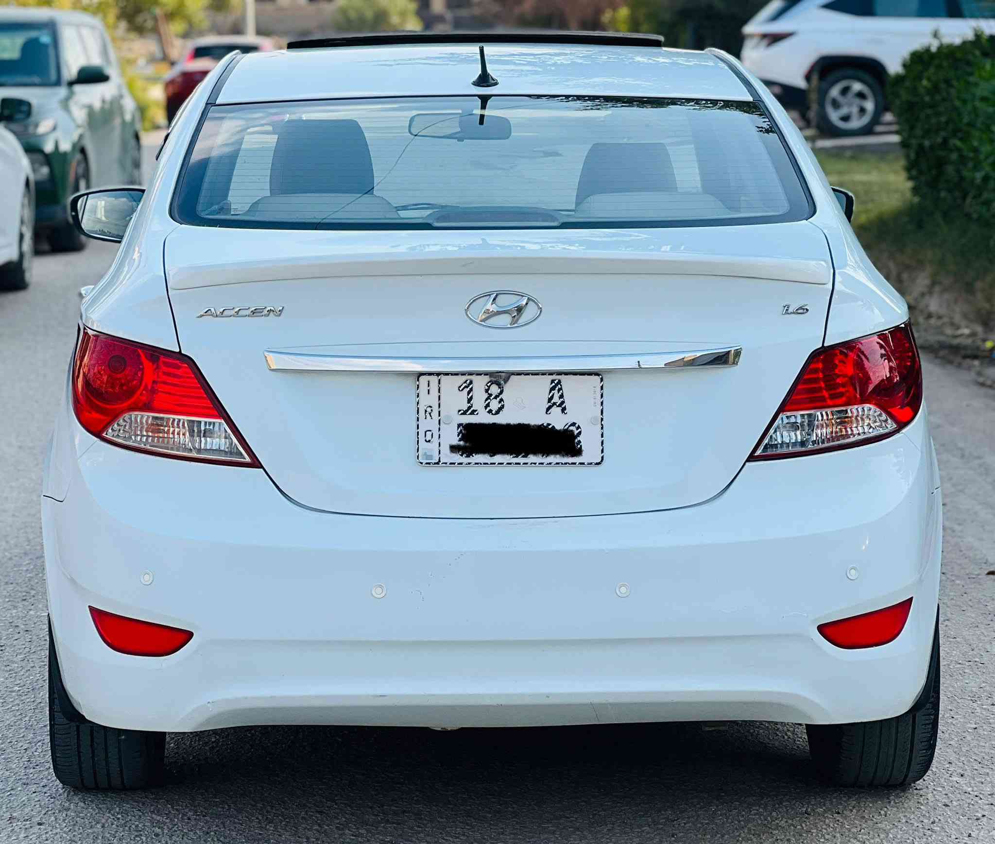 اكسنت 2014 وارد خليجي السياره فول مواصفات فتحه شاشه كامره حساسات خلفيه ويل كب كروم  بيها صبغ جاملغ وبنيد بدون دواخل السياره جاهزه من كلشي مابيها اي نقص مكينه 1600 دوش رقم السياره بابل دولي بأسمي مكان السياره حله حي المهندسين السعر 100 وبيها مجال للشراي للاتصال ***********
