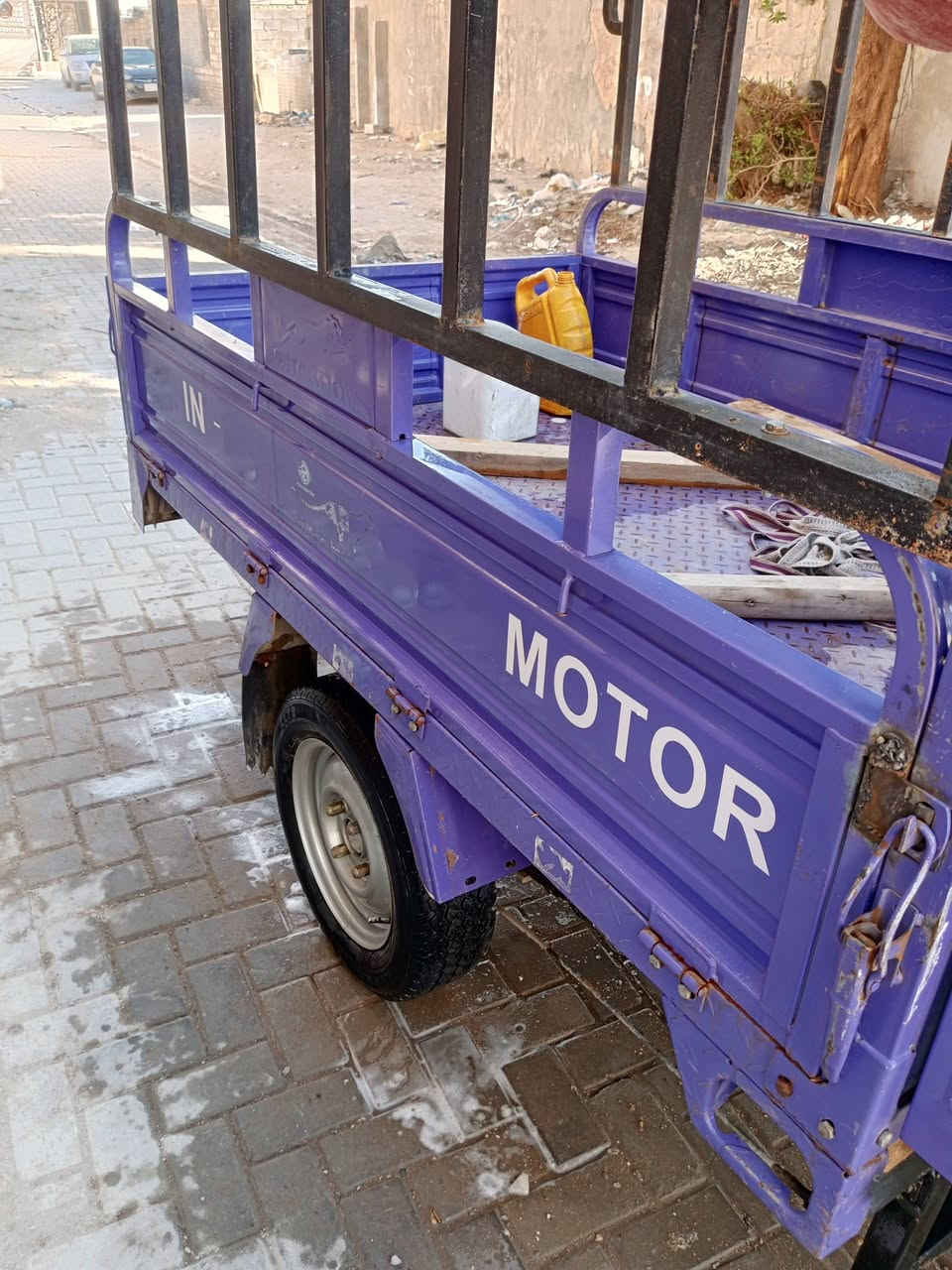 ستوته للبيع موديل 23 مكفول كفاله عامه مكينة ما مفتوحه بيها برغي  كهربائية شغاله ركبه شاصي مكفول بسمي مكتب حسين عداد كتروني مكفول كفاله عامه غير متواجد عله الفيس *********** مكاني كربلاء قرب نفق العباس. (بدون محجر )
