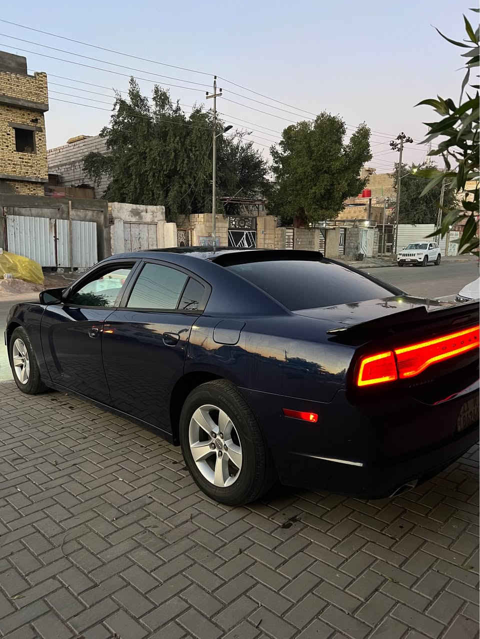 السلام عليكم دوج چارجر 2013 وارد كندي حادث چاملغ و البنيد مبدل ثلاث قطع صبغ بدون فتح و بدون ضرر داخلي شرط شاشه صغيره بصمه تشغيل و بصمه أبواب فتحه بالسقف تخم تاير حداده جديده لايت عالي وناصي و بروجكتر كله زنون كير طياره رقم بغداد دولي مكان السياره البصره السعر 140  *********** البصرة, العراق

