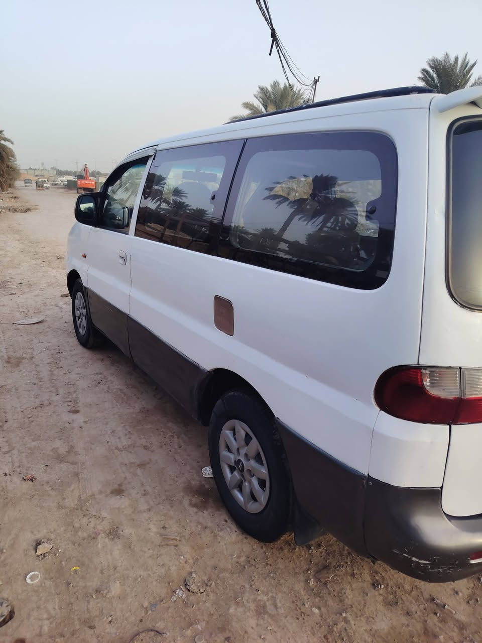 ستاركس خصوصي كاز كير عادي بسمي محرك نضيف تبريد وتدفئه شغاله سياره جديده موديل 1998 محدث 2007 السعر ٦٠ موجوده حله الحمزه الغربي ***********
