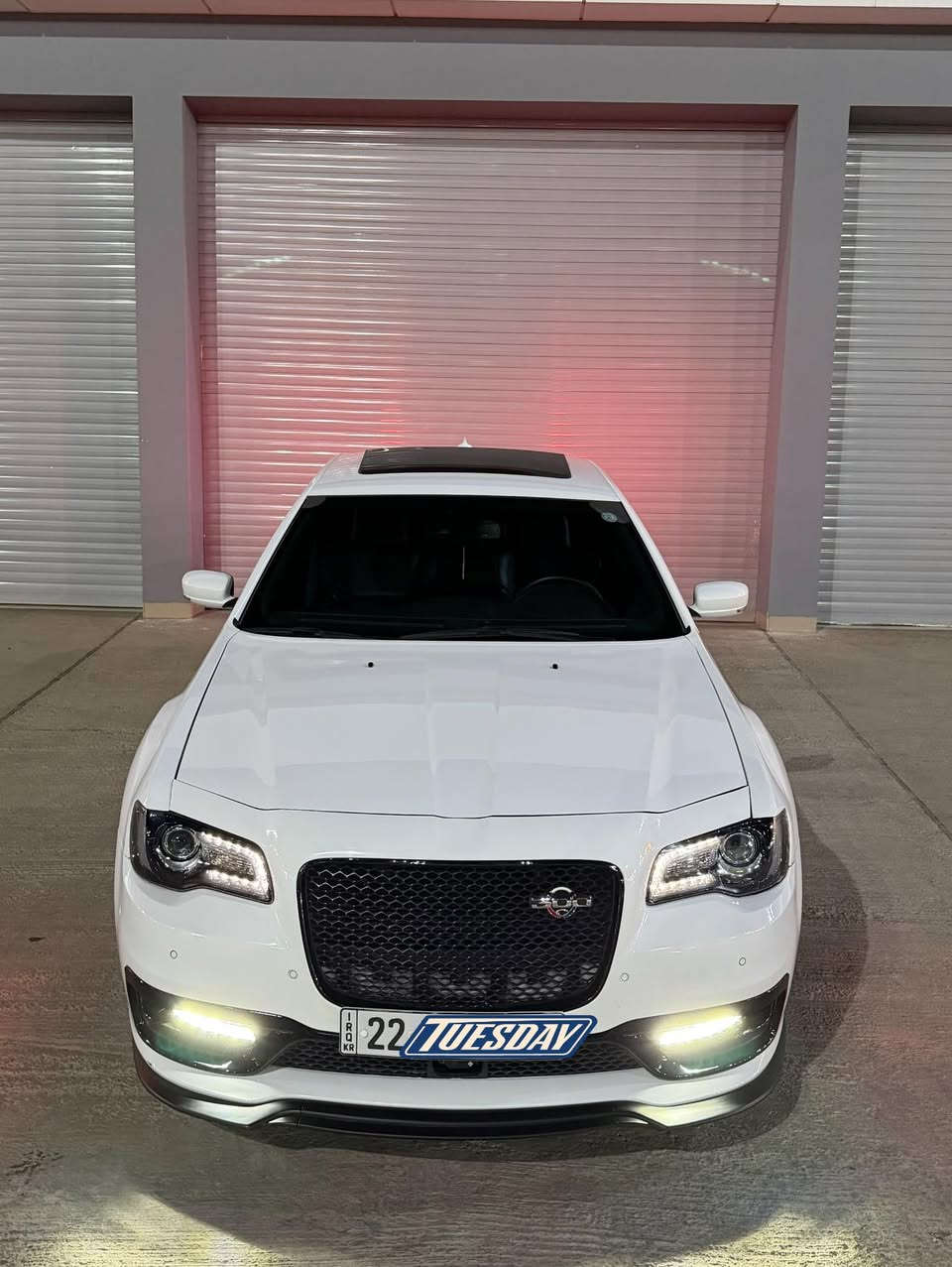 السلام عليكم  للبيع
300C last call 2023 6.4L
السيارة ٢٠٠٠ قطعة بالعالم محرك ٨ سلندر SRT
السيارة فول مواصفات  
رادارات جانبي وامامي 
كشنات مختمة 
بنوراما 
ستيرن كهرباء 
اعلى فئه
بدون ايرباك بدون شواصي بدون لغود 
ماشي ١٣ الف 
مكاني كرادة 
للاستفسار ***********
