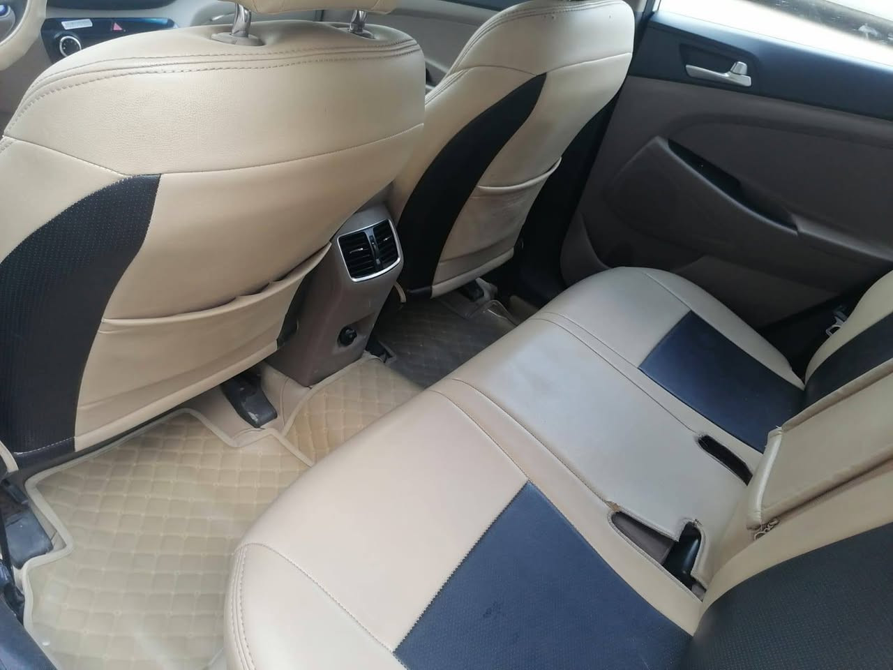 توكسان موديل 20 كفاله استخدام شخصي السعر 205  مكان السياره الديوانيه قضاء المهناويه وهذا رقمي ***********
