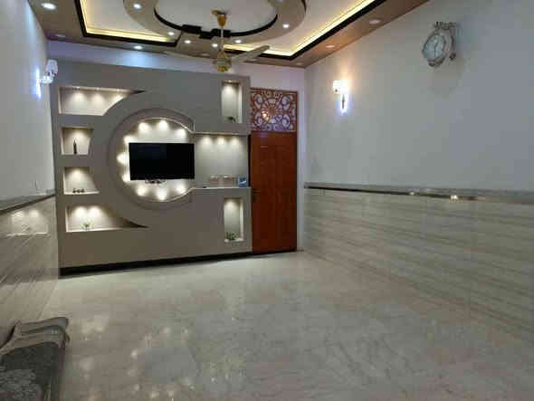 السلام عليكم للبيع بيت مساحه 250ركن طابق واحد غرفتين نوم صاله استقبال ومطبخ حار ومطبخ بارد ترك دوار سقيفتين كيسبان ارضيه مرمر *********** المردان مقابل مدرسة عثمان العبيدي سعره 185
