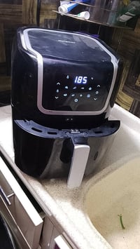 قلايه هوائيه للبيع نضيفه وشغاله حجم كبير السعر 45العنوان بغداد الشعب ا...