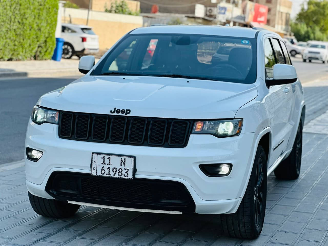 جيب بلاك توب 2019
رقم بغداد (11) بسمي سياره تحويل ثاني يوم 
1.حادثه جاملغ امامي حافت البنيد فقط بدون دواخل 
وهنا صار بيه شبرين  داير مال الباب  سايق فقط 
2.السعر  188$ وبيه مجال  بسيط 
3. حجم المكينه 6 سلندر 6.V مكفولة 
ماشيه 70 ميل سياره جديده 
4. رادارات خلفي 
5. كشنات جلد و شامو 
6. شاشه كبيره 
7. كامره خلفيه اصليه 
8. حساسات بلادي 
9. لايت + لايت زنون 
10. نظام سبورت نظام ايكو نظام مانع انزلاق 
11. بصمه + تشغيل عن بعد 
12. صندوق كهرباء 
13. نظام اقتصاد من توكف بالزدحام تطفي 
14. كشنات تتفئة + ستيرن تتفئه
مكان سياره بغداد 
اتصل ***********
