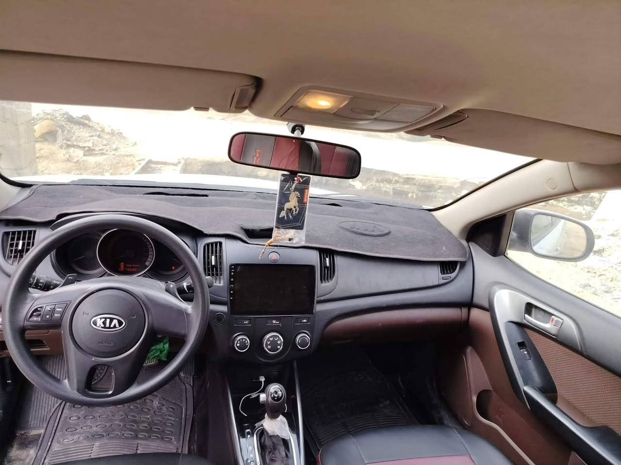 السلام عليكم كيا سيراتو موديل 2012محركه 1600دوش سياره جديده مكفوله سونار موجود داخل الصور ماشيه ١١٦ السعر 120بيه مجال استفسار بخصوص السيارة ***********
