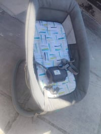 هزاز أطفال • بلوتوث • استعمال قليل