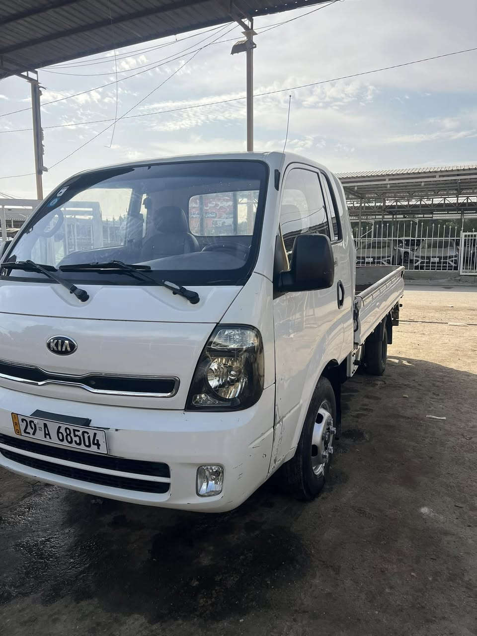 سلام عليكم كيا فحل موديل ١٧رقم واسط انكليزي هزه جديده سنويه لل٢٨ بسمي مداور ثاني يوم مشروع وطني  سيارة بلاديه بدون ضربة بدون صبغ بيهة طخة باب سايق مرجعه عل بارد خياس مابيهة مكينه بلاديه ٤٠٠٠مفتوح سيارة جاهزه المكان كربلاء استفسار *********** السعر ١٣٥ وبيهة مجال بسيط
